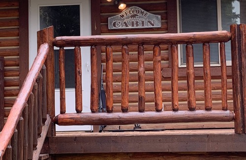 Conner Haus | Log cabin in the bitterroot mountains