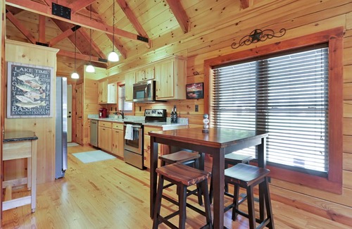 Salem Kabine | Log Cabin in the Foothills of the Blue Ridge Mountains, Lake Jocassee - Keowee