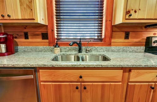 Salem Kabine | Log Cabin in the Foothills of the Blue Ridge Mountains, Lake Jocassee - Keowee