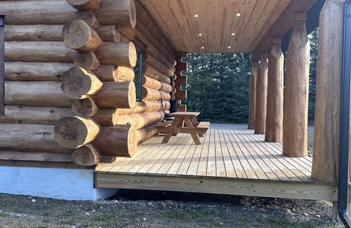 Levering Kabine | Log Cabin located in Northern Michigan just minutes from Lake Michigan.