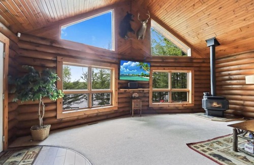St Germain Haus | Log Cabin on Lake-3 Acres of Total Seclusion