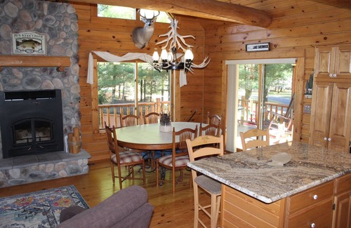 Nekoosa Haus | Log Cabin on Lake - Sand Valley-6min, Beach Boating Swimming ATV Snowmobile