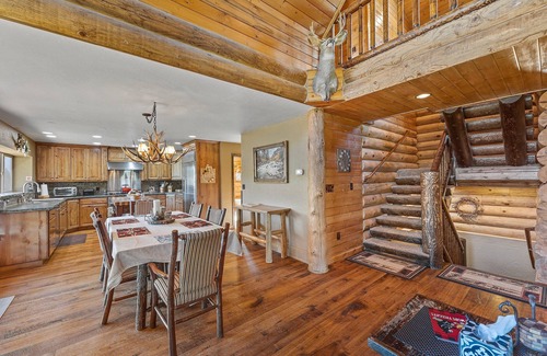 Mammoth Creek Kabine | Blockhaus mit Blick auf einen Bach!