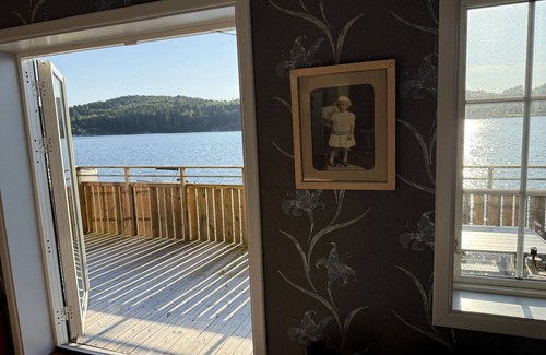 Torreby Skihütte | Blockhaus mit Pool, Sauna und Boot beim Schloss Torreby | SE09080