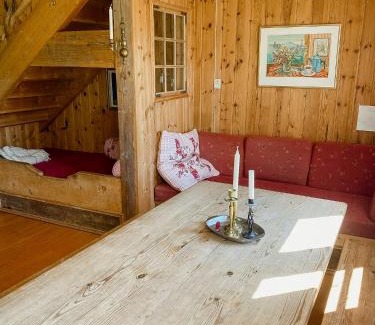 Austbygde Haus | Log Cabin With View Of Gaustatoppen