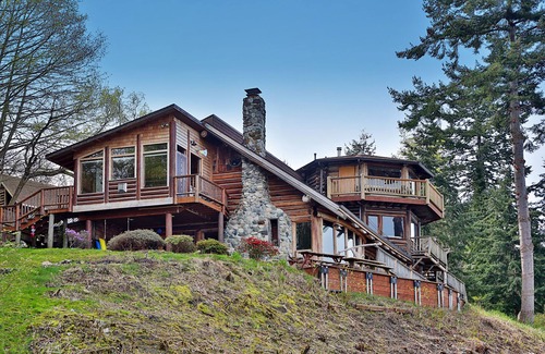 Langley Haus | Log Castle - Am Strand, Expansive Sound / Mountain View (neu bei VRBO)