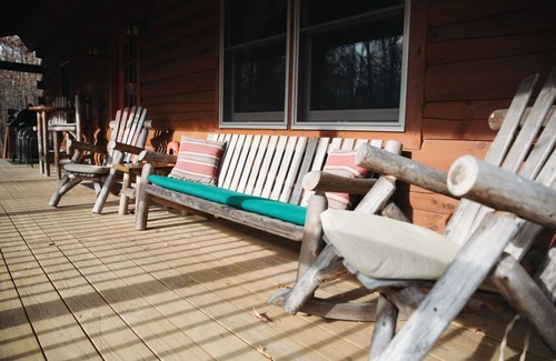 Jim Thorpe Haus | Log Home in a Peaceful Wood in Jim Thorpe