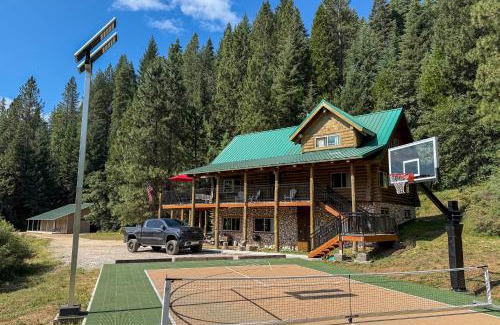 McCloud Haus | Log Home on 60 Private Acres By Mt Shasta Ski Park
