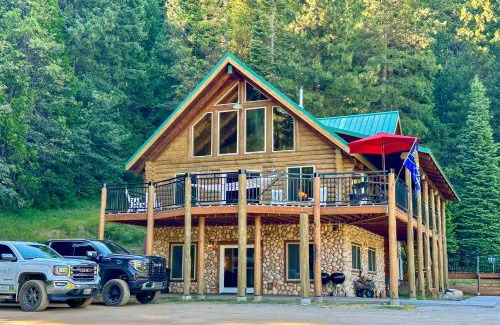 McCloud Haus | Log Home on 60 Private Acres By Mt Shasta Ski Park