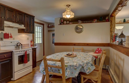 Jefferson Haus | Log Home with a View ~ Just 'Crosstown from Santa's