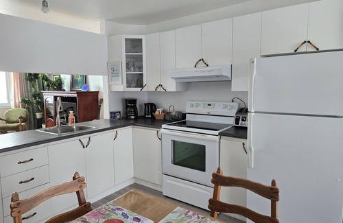 Roberval Wohnung | Logement climatisé à deux pas Lac-St-Jean.