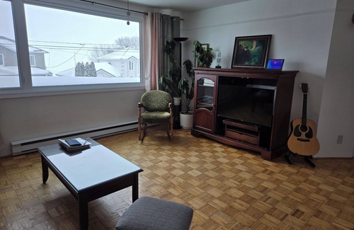 Roberval Wohnung | Logement climatisé à deux pas Lac-St-Jean.
