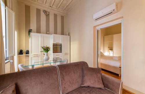 Sant' Ambrogio Wohnung | LOGGIA 17 Central APT