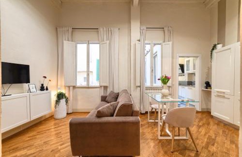 Sant' Ambrogio Wohnung | LOGGIA 17 Central APT
