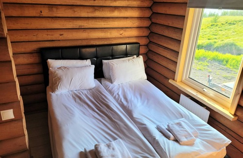 Akureyri Kabine | Loghouse with amazing view and sauna