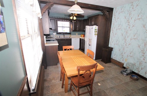 Friedens Hütte | Lois Lane Streamside Cottage mit altem Schwimmloch