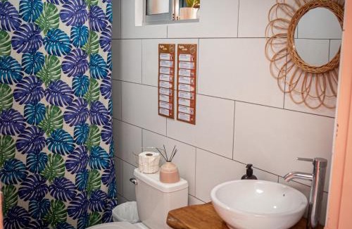 Chinatown Haus | Lolas Hostal Hab. doble (baño privado)