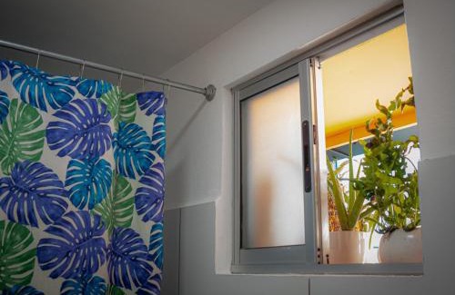 Chinatown Haus | Lolas Hostal Hab. doble (baño privado)