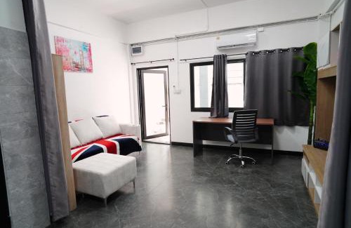 Karon Haus | London House Phuket