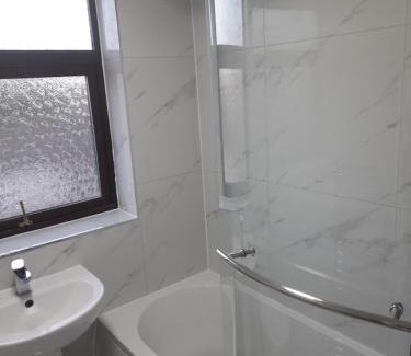 Heath Villa | London Luxurious Sweet Home