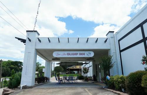 Warrenton Hotel | Lone Star Glamp Inn