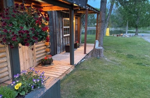 Idaho Falls Wohnung | Lone Wolf Cabin At Mountain River Ranch
