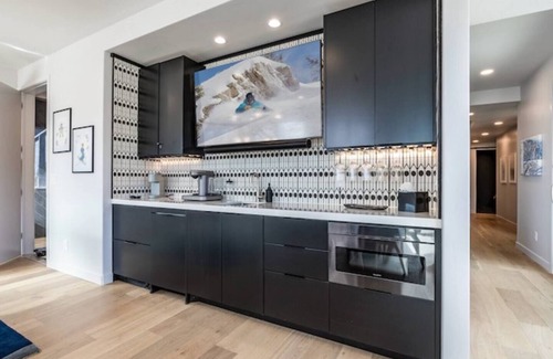 Eden Skihütte | Longshot On the Slopes of Powder Mountain