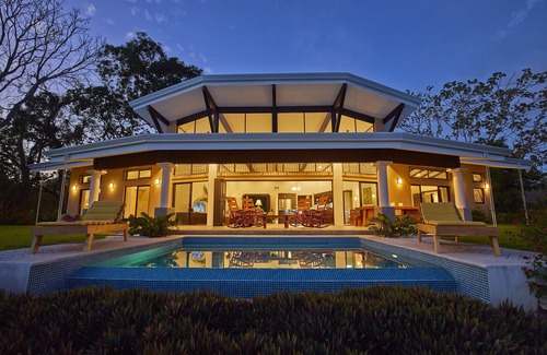 Samara Villa | 2016 Bauvilla / Höhere Erhebung / 180 Grad Strand / Meer / Dschungelblick