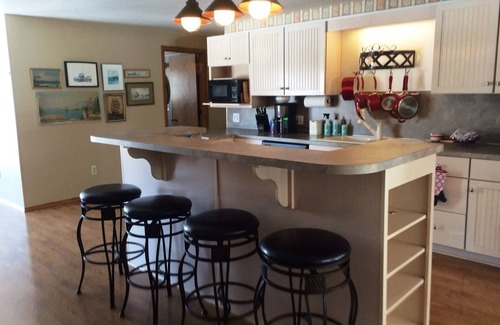 Muskegon Haus | Geräumiges Haus nur wenige Meter von der Muskegon Fluss in der Nähe von allen wichtigen Sehenswürdigkeiten in der Umgebung