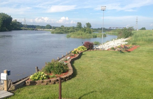 Muskegon Haus | Geräumiges Haus nur wenige Meter von der Muskegon Fluss in der Nähe von allen wichtigen Sehenswürdigkeiten in der Umgebung