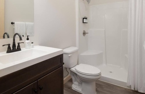 Boardman Haus | Looking for a Place to Relax? Enjoy the Stunning View of Columbia River w/ Pool