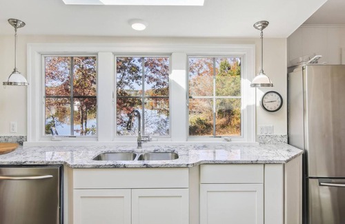 Easton Haus | Lookout at Leehaven - A stunning view is worth 1,000 words!