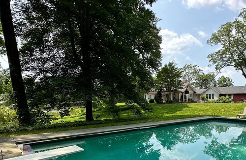 Easton Haus | Lookout at Leehaven - A stunning view is worth 1,000 words!