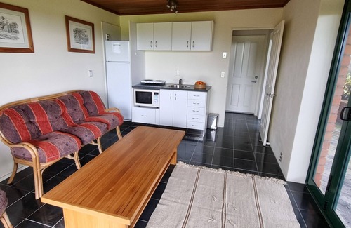 Pataua South Wohnung | Lookout at Pataua South, 5 minutes from the beach. Space to play.