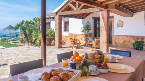 Antequera Haus | Los Menhires by Ruralidays