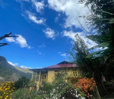 Bomdila Haus | Loseng Farm Stay