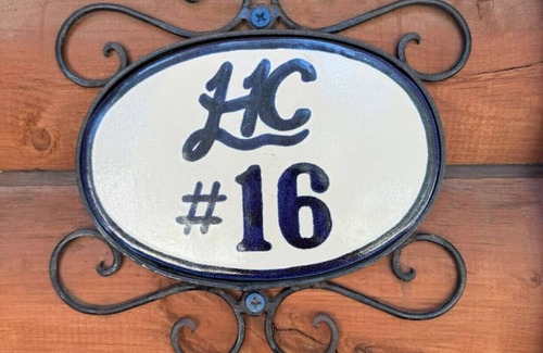 Grantsdale Kabine | Lost Horse Lodge - Double Queen Cabin #16 - PetsOK