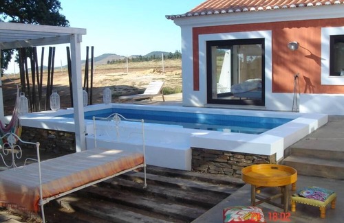 Sines Haus | Menge Binos 10910 / AL Beach House