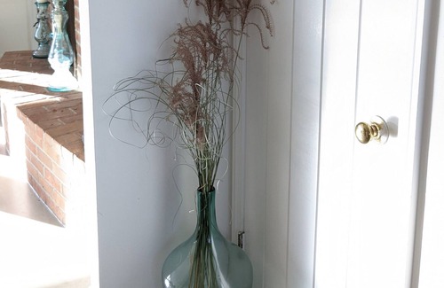 Bedford Haus | Lots of space (3200 sq ft), huge park like setting, and Amazing Location!!!!