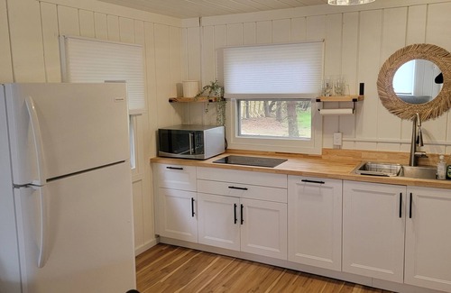 Oscoda Resort | Lovango Hideaway Beach Resort-4 cottages on Lake Huron