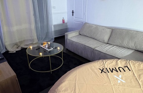 Le Blanc-Mesnil Haus | Love room ❤️