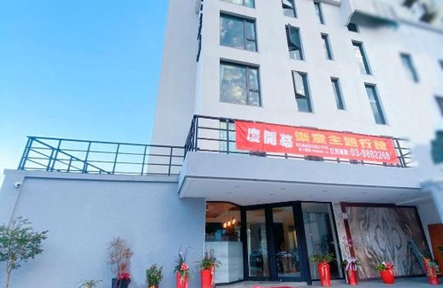 Jiaoxi Hotel | Love Tong