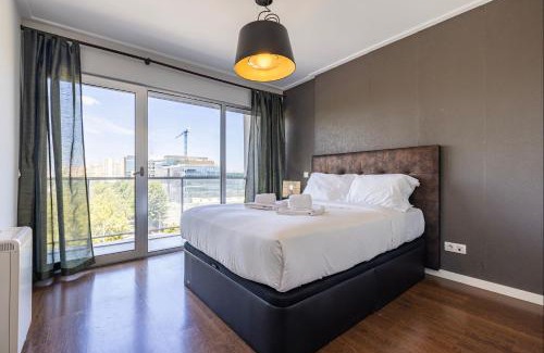 Parque das Nacoes Wohnung | Lovely 1 BDR Apartment With Pool by LovelyStay