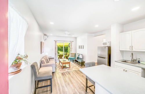 Discovery Bay Wohnung | Lovely 1 bedroom, steps from the beach, car available