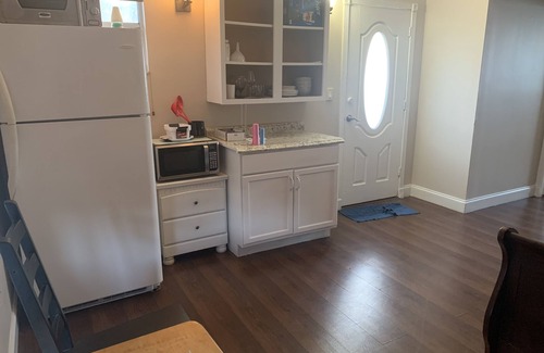 Ludlam Wohnung | Lovely 1-bedroom Studio with hot tub