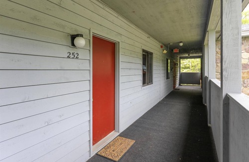 Davis Eigentumswohnung | Schöne 2-Zimmer-Eigentumswohnung bietet eine spektakuläre Aussicht zu einem günstigen Preis.