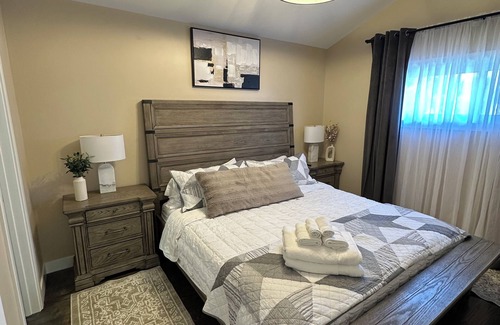 Villa Park Haus | Lovely 3-bedroom house in Villa Park with WiFi and AC