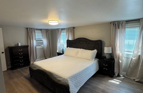 Fairfield Haus | Lovely 3-bedroom house in Fairfield with WiFi, AC