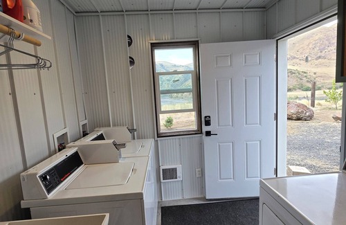 White Bird Haus | Lovely building with beautiful river view in charming White Bird