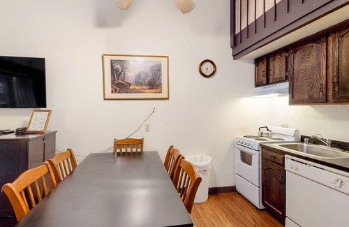 Yosemite West Eigentumswohnung | Lovely Home Inside Yosemite National Park Close to Badger Pass & Valley w/WiFi